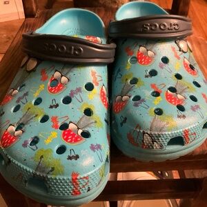 Crocs Women’s Blue mushroom Patterned Clogs W11 M9